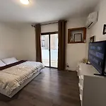 Cozy 2Br City Centered Apartment